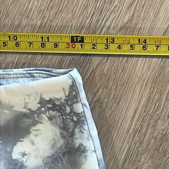 UURUN Women’s Leggings Small Grey & White Tie Dye Cropped Workout Athleisure - Picture 9 of 14